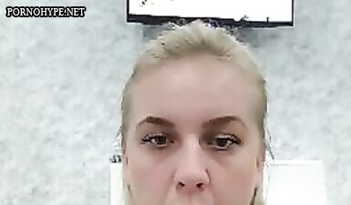 Глубокая глотка: обильный поток спермы