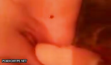 Горячий трах с огромным членом в мокрой киске