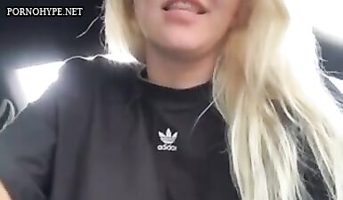 Русские лесбиянки занимаются сексом в автомобиле: горячий сцены на колесах