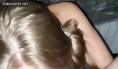 Горячий минет от похотливой подружки: глубокое горло