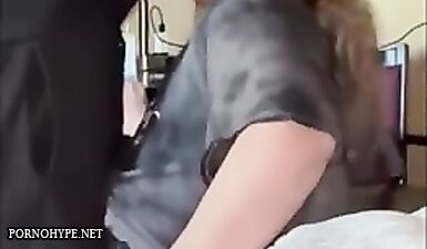 Молодая бабка привела негра из Африки к себе на хату