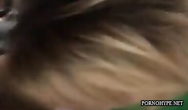 Супруга делает минет любовнику прямо на глазах мужа