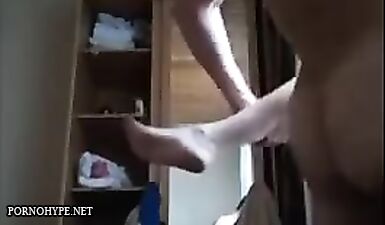 Горячий секс с шлюхой на кухне: жесткий трах во всех позах!