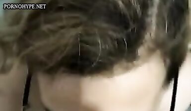 Горячая Тоня сосет член в солнцезащитных очках: жесткий минет и сперма в рот