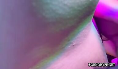 Влажная киска обхватывает толстый член