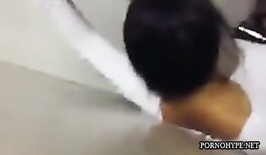 Эксклюзивное видео: Лесбийский фрик-аут в клубном туалете!
