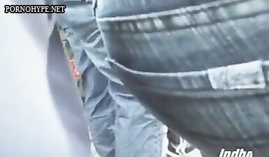 Беспощадный экшн: Скрытая камера снимает горячие задницы молодых девушек! Горячий контент!