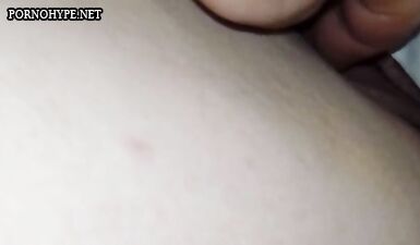Сексуальный перверзный разбудил спящую шлюху и снял всё на камеру!