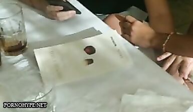Взрывные сиськи Тинки: жаркий стриптиз в ресторане!