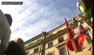 Горячая красотка раздевается и дразнит на скрытой камере
