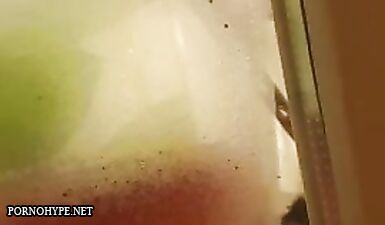 Подглядывающий ублюдок за изменяющей шлюхой: жесткое порно