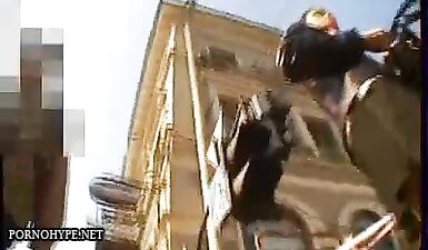 Возбуждающая мастурбация на мужские трусы: горячая шалость под юбкой!