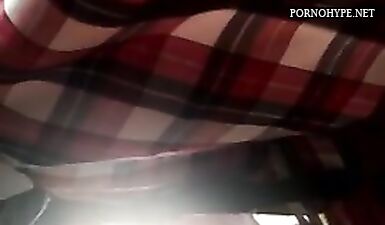 Шокирующее видео: Студентка без трусиков в метро! Скрытая камера зафиксировала ее секрет!
