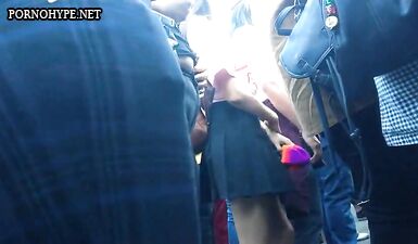 Секретное съемка: юная красотка в штанах!