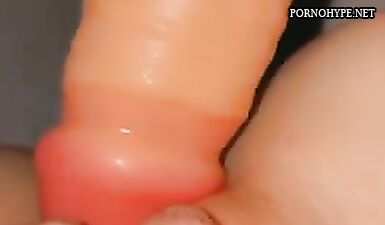 Глубокий минет от похотливой девушки: испытание огромного пениса