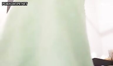 Горячая Шлюха Марина из Сочи Раскрывает Свои Груди: Эксклюзивное Шоу без Цензуры!