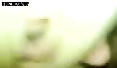 Пьяная Оля сосёт мой хуй, а я снимаю на мобильник