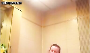 Дрочащая Светка: домашнее видео с мастурбацией