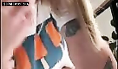 Горячая сестра показывает свои интимные моменты перед камерой