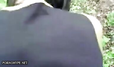 Горячая сучка из ВК сосет и трахается с жаждущим членом