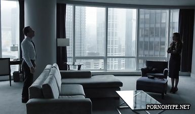 Грудастая жена ебется раком с любовником на глазах мужа