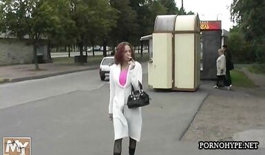 Горячий секс на природе с развратными хулиганами