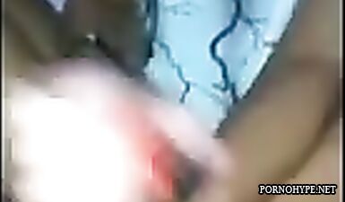 Горячая шлюха просит огромный член в свою влажную дырочку