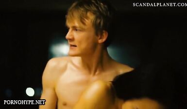 Восточная красотка Mai Duong Kieu обожает экстремальный секс!