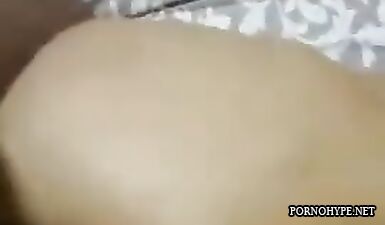 Горячая рыжая шлюха анально трахается с толстым членом