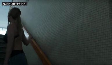 Пламенный роман в Рубиновой птице: Страстная интрига с сексапильной агенткой