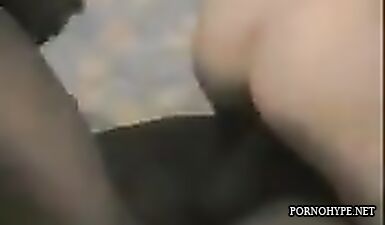 Блондинка испытывает двойное проникновение от черных жеребцов