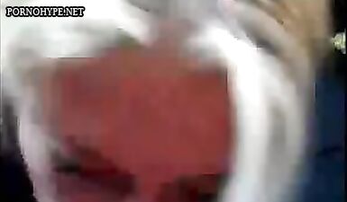 Горячий толстяк вгоняет свой огромный член в глотку