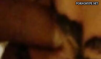 Горячая шлюха отвечает на вызов: групповой трах с двумя крепкими членами (часть 1)