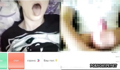 Нежная красотка демонстрирует свой интимный талант на видеозвонке, вызывая пыл в моих желаниях