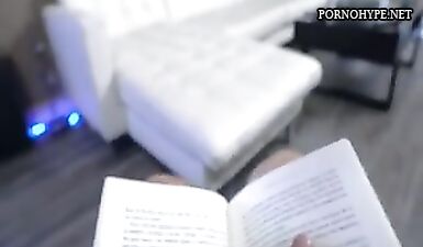 Отчим жестко оттрахал молодую падчерицу до оргазма