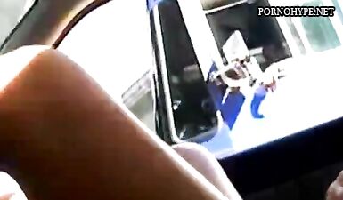 Шалава в деле: горячая поездка с красавчиком в машине