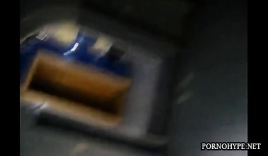 Пьяные девушки танцуют голые в сауне на девичнике