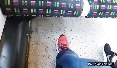 Глубокий минет и глотание спермы: горячая шлюха в деле!
