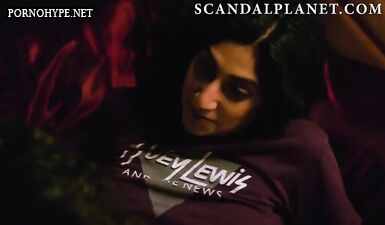 Горячий лесбийский секс Шакиры и Суниты в сериале Блеск: страсть на ковровой дорожке