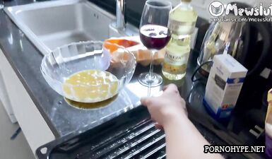 Соблазнительная встреча в парке: Горячая красотка жаждет страсти!