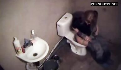 Девушек везде снимает скрытая камера во время траха с парнями