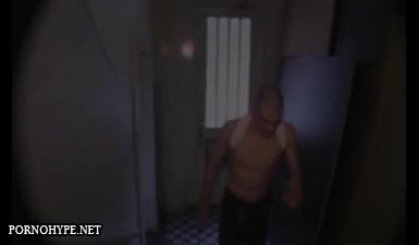 Лысый маньяк насрал в рот толстой девушке