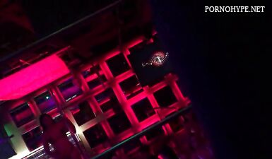 Гонконгский стриптиз-клуб, снятый на камеру мобильного телефона