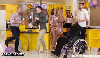 Безумный день рождения с инцестом
