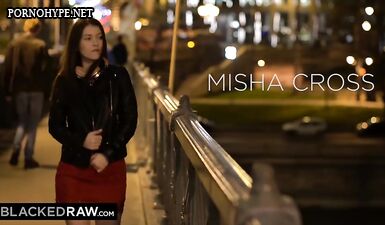 Девушка делает минет незнакомцу в общественном транспорте