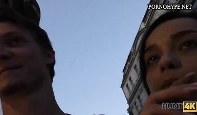 Бедный парень, согласился, чтоб его подругу трахнули за деньги