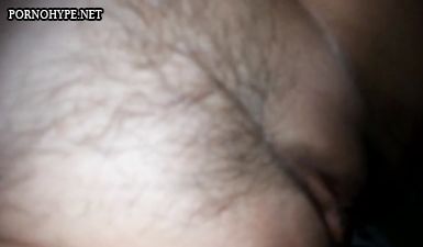 Муж трахает жену в пизду пока она спит (крупным планом)
