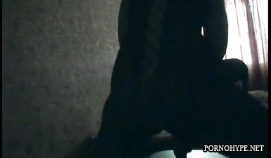 Муж в командировке, а жена дрочит влагалище резиновым хуем