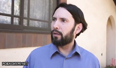 Находчивый Томми Пистол связал буйную соседку и жестко оттрахал в рот и задницу