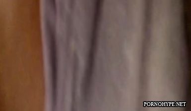 Я трахаю раком свою благоверную жену и снимаю на камеру телефона